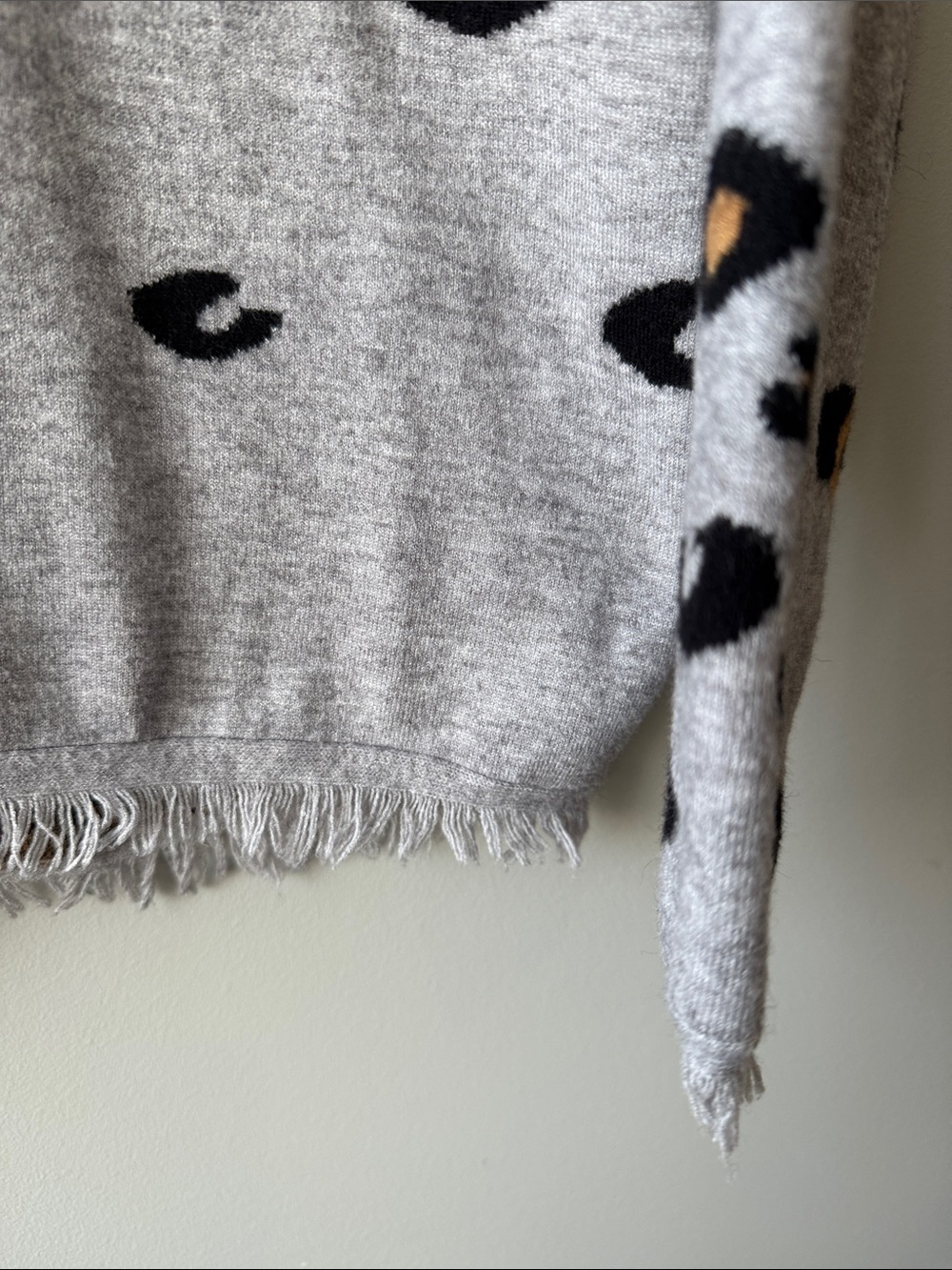 THML Gray Leopard-Print Crewneck Sweater fringe crochet fall small - Picture 3 of 6